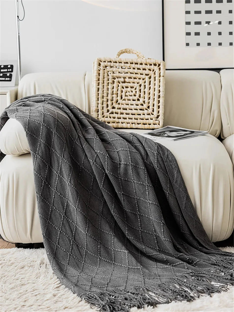 Plaid Gris Élégant : Douceur et Raffinement pour un Intérieur Chaleureux