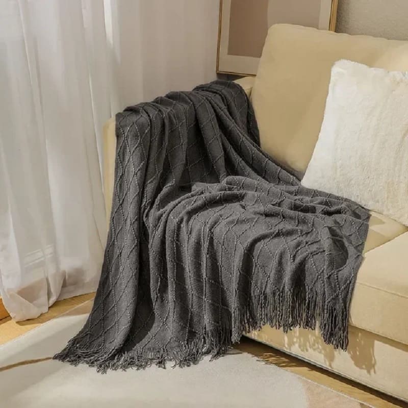 Plaid Gris Élégant : Douceur et Raffinement pour un Intérieur Chaleureux