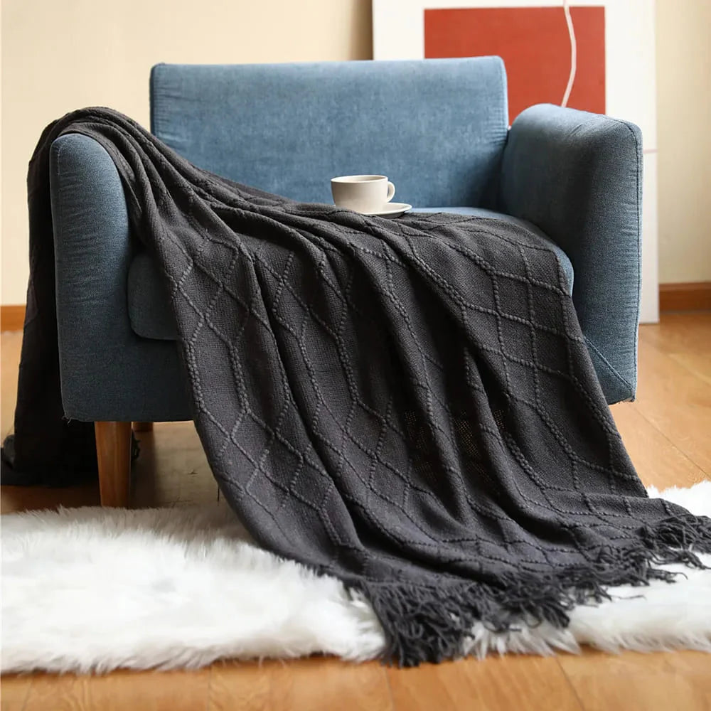 Plaid Noir Élégant : Douceur et Raffinement pour un Intérieur Chaleureux